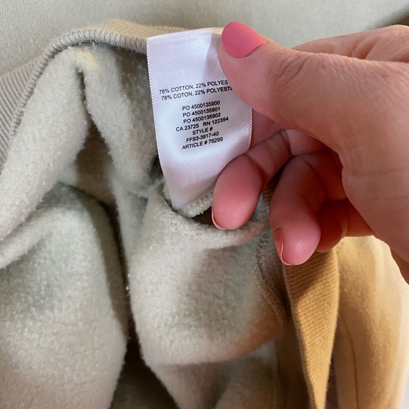 Tna Aritzia CozyAF Beige Fleece Cropped Sweatshirt Size M - Picture 6 of 7